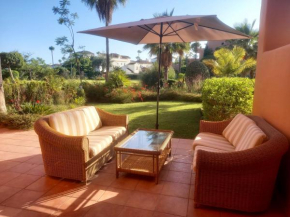 APARTAMENTO con JARDIN y SALIDA DIRECTA A LA PISCINA